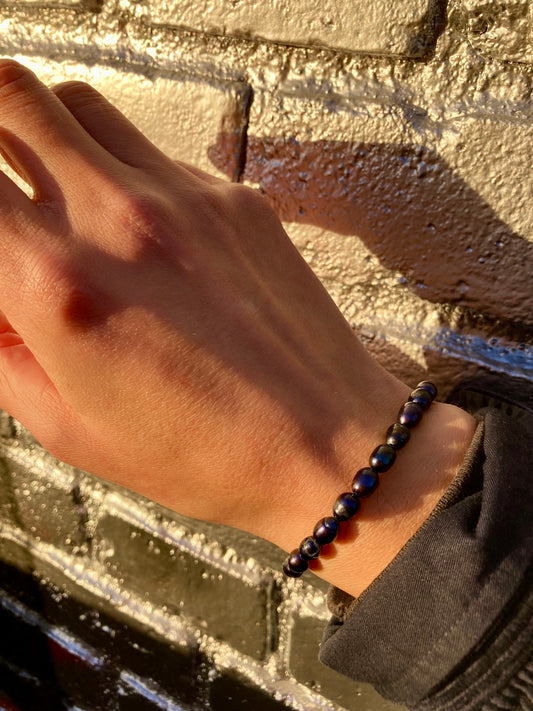 Men's Trendy Minimalist Black or White Freshwater Pearl Bracelet