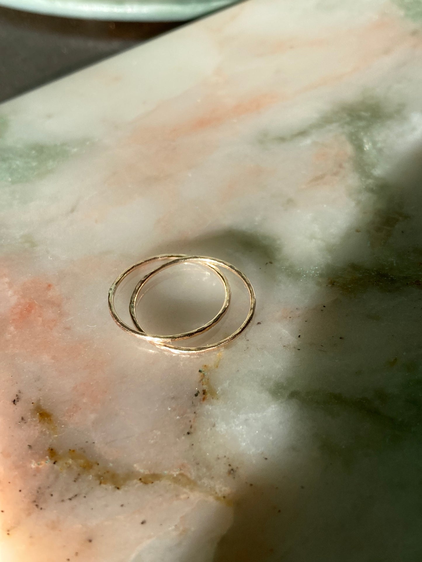 Handmade 9K Gold Fidget Ring with Two Interlocked Bands - Minimalist and Luxurious