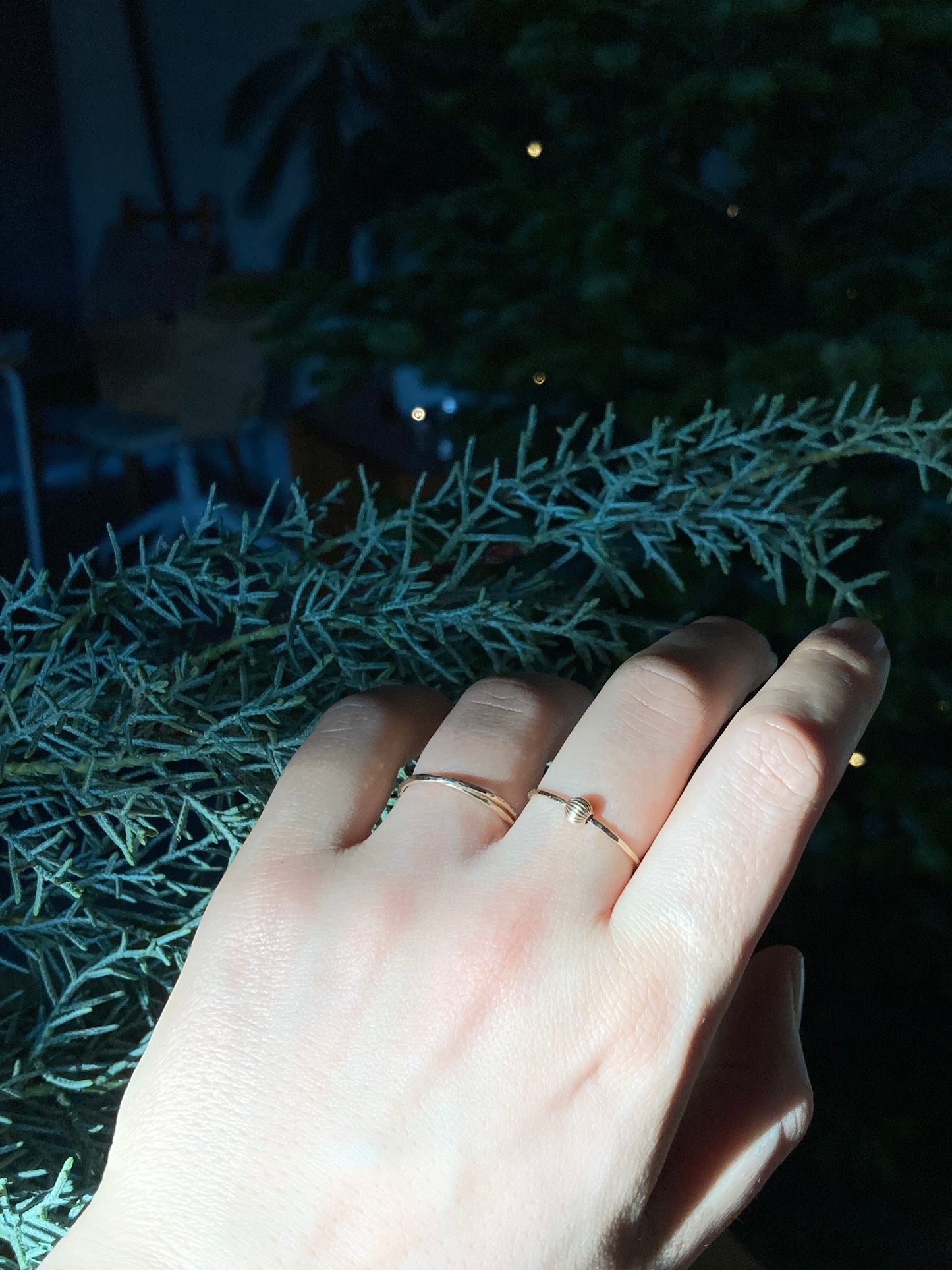 Handmade 9K Gold Fidget Ring with Two Interlocked Bands - Minimalist and Luxurious