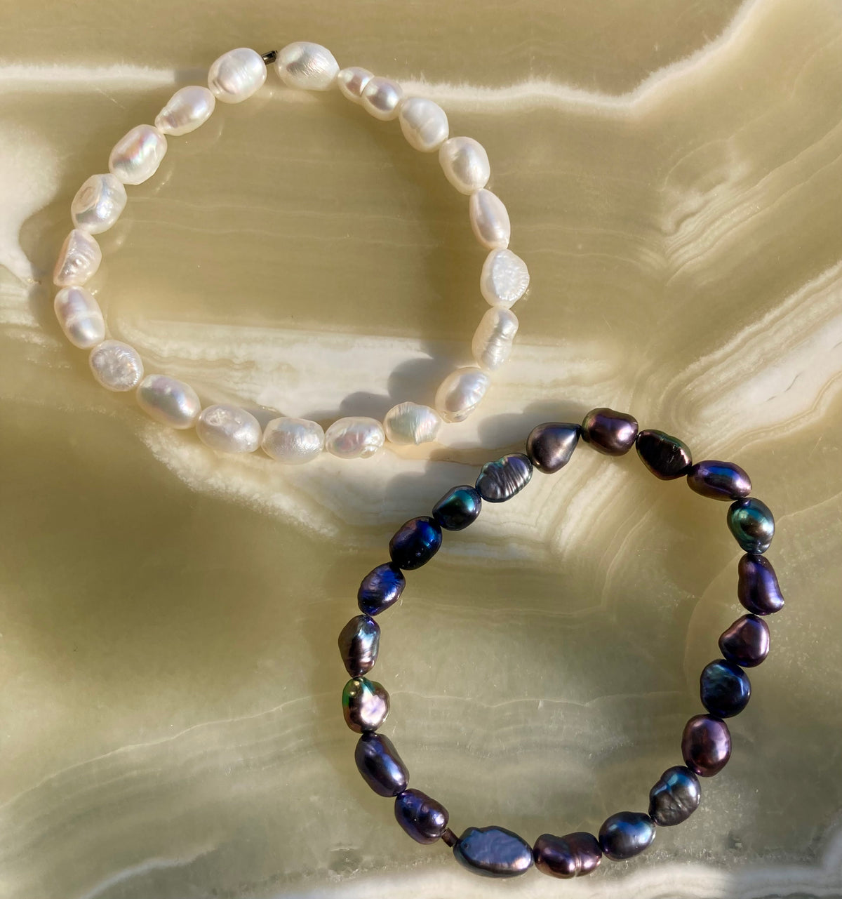 Baroque Pearl Bracelet, White or Black Freeform Pearls, Minimalist Unisex Jewelry