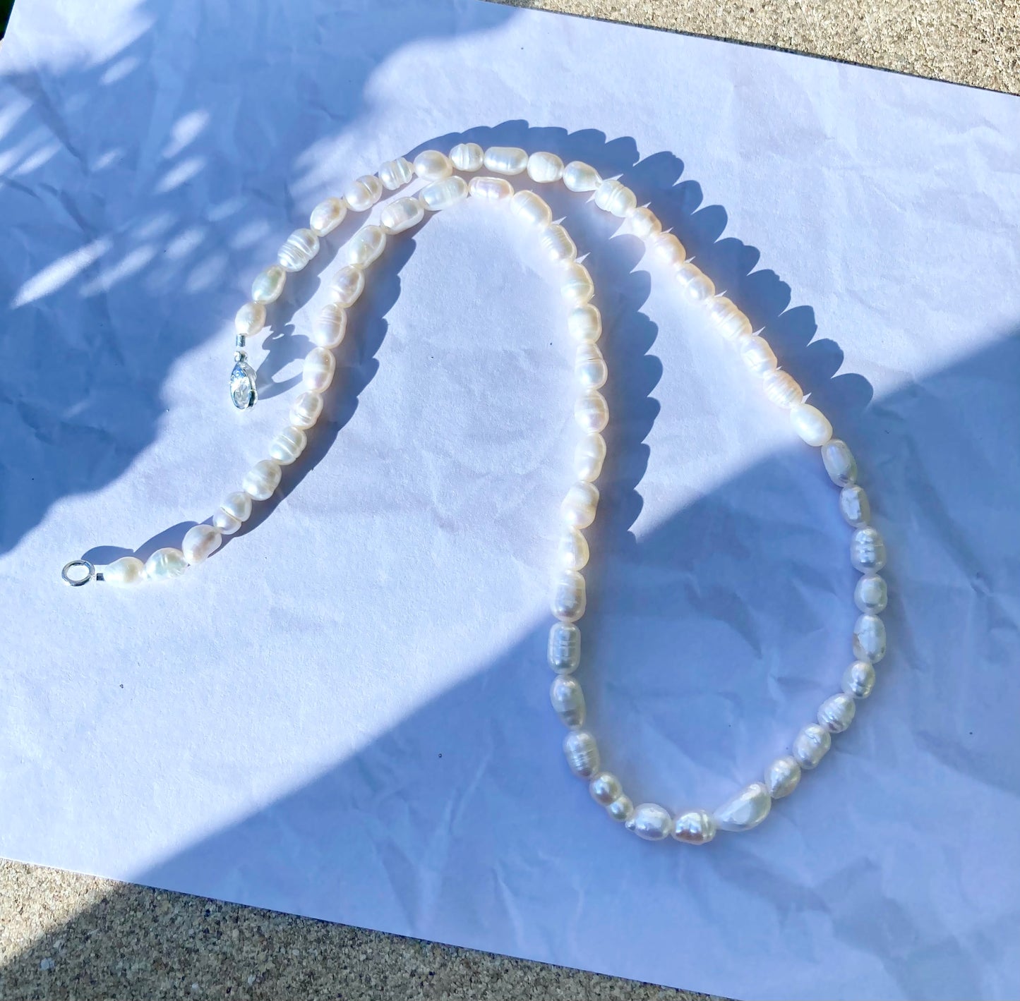 Black or White Rice-shaped Freshwater Pearl Necklace with 925 Silver Clasp