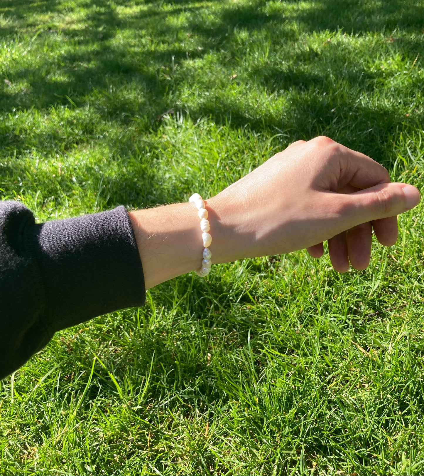 Men's Minimalist Unisex Black or White Chunky Freshwater Pearl Bracelet with Natural Rainbow Highlights