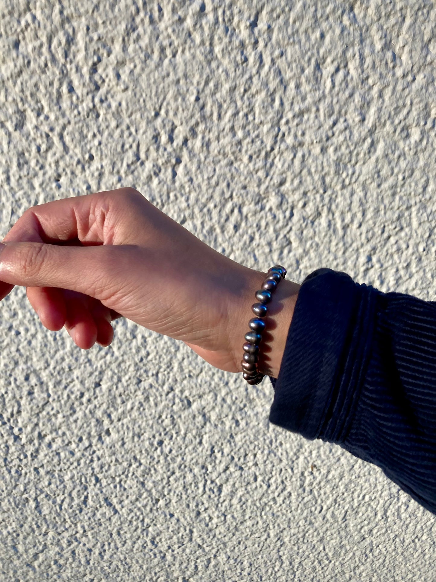 Men's Minimalist Unisex Black or White Chunky Freshwater Pearl Bracelet with Natural Rainbow Highlights