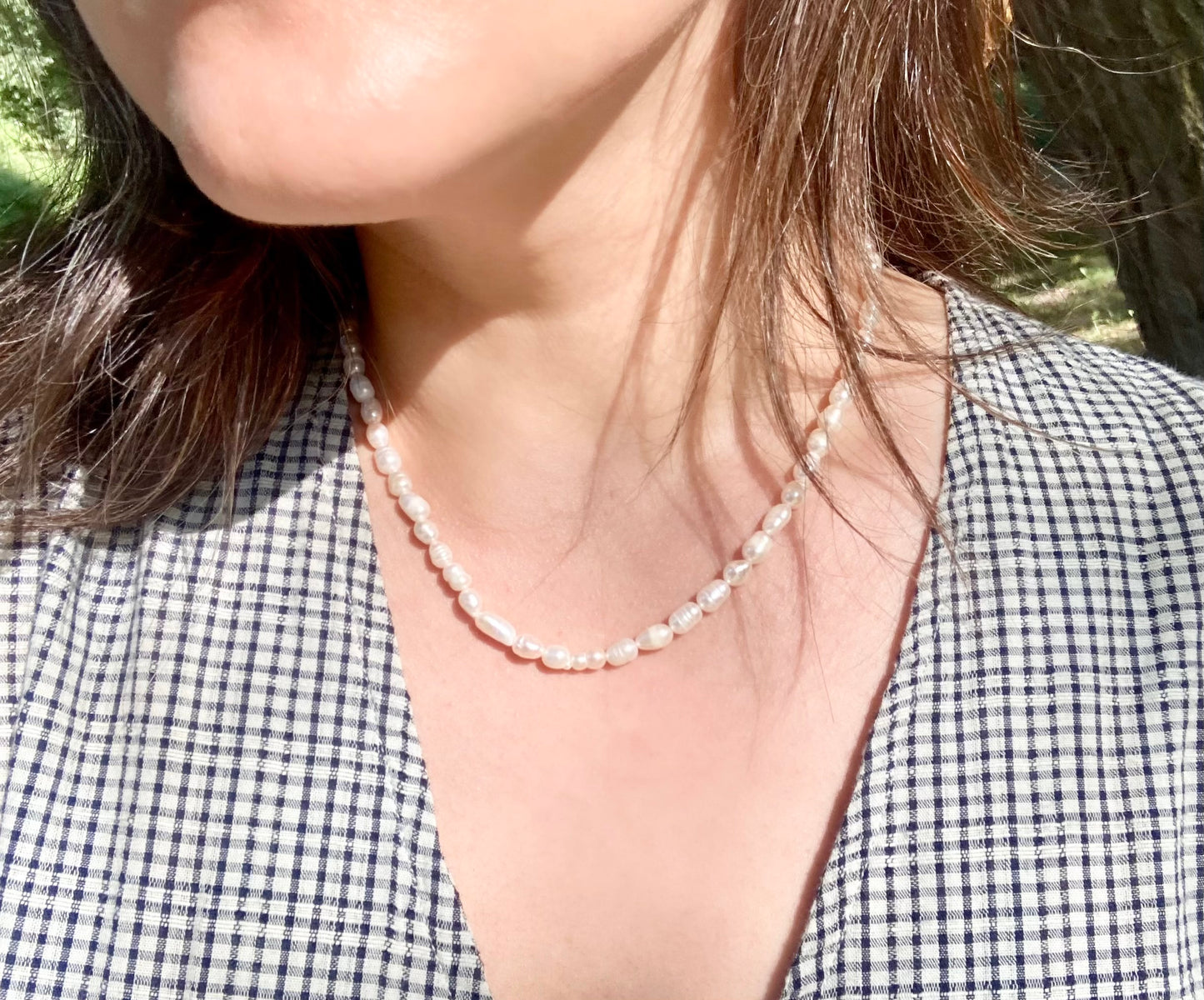 Black or White Rice-shaped Freshwater Pearl Necklace with 925 Silver Clasp