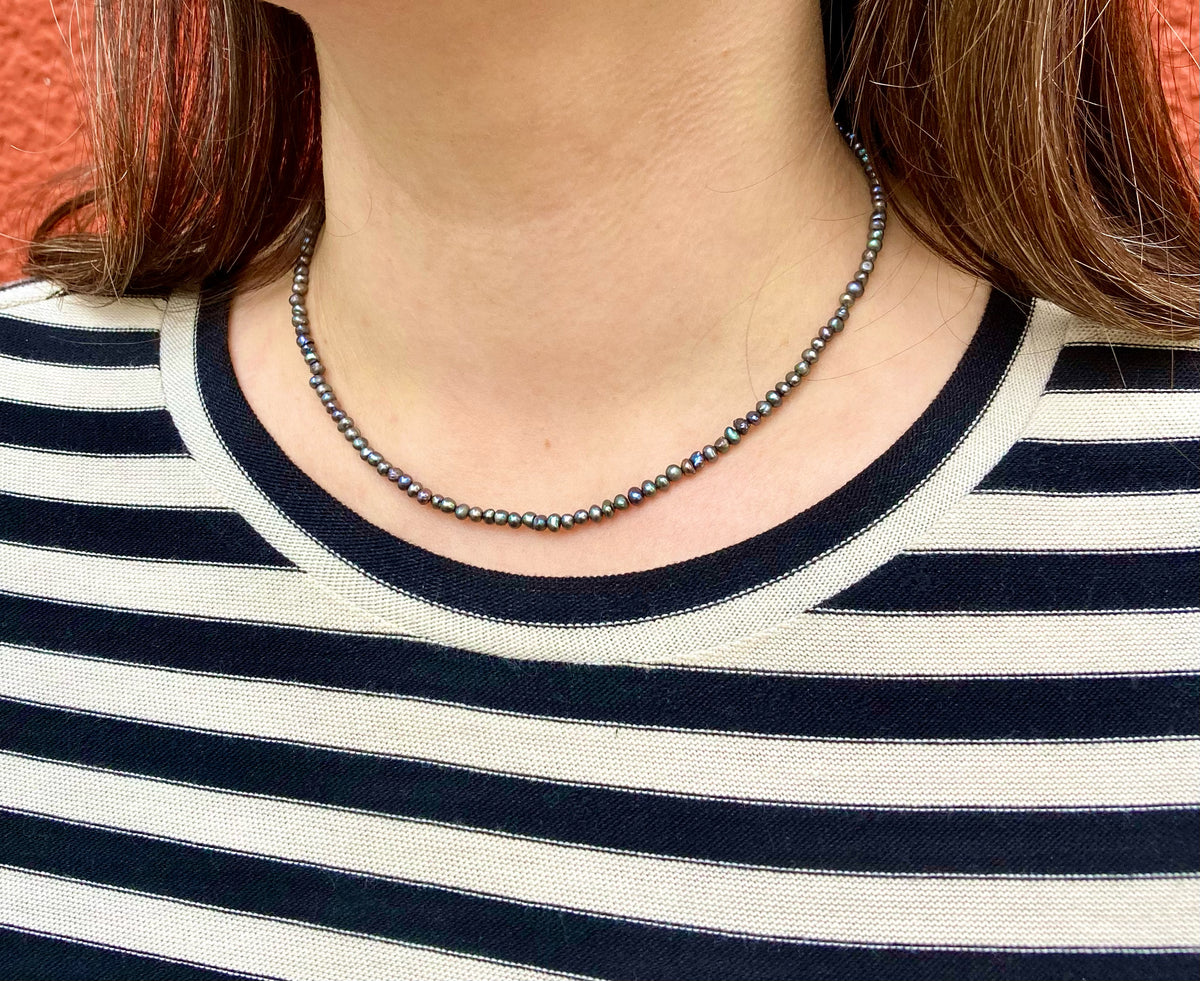 Luxurious Minimalistic Necklace in Tiny Round Black Freshwater Pearls