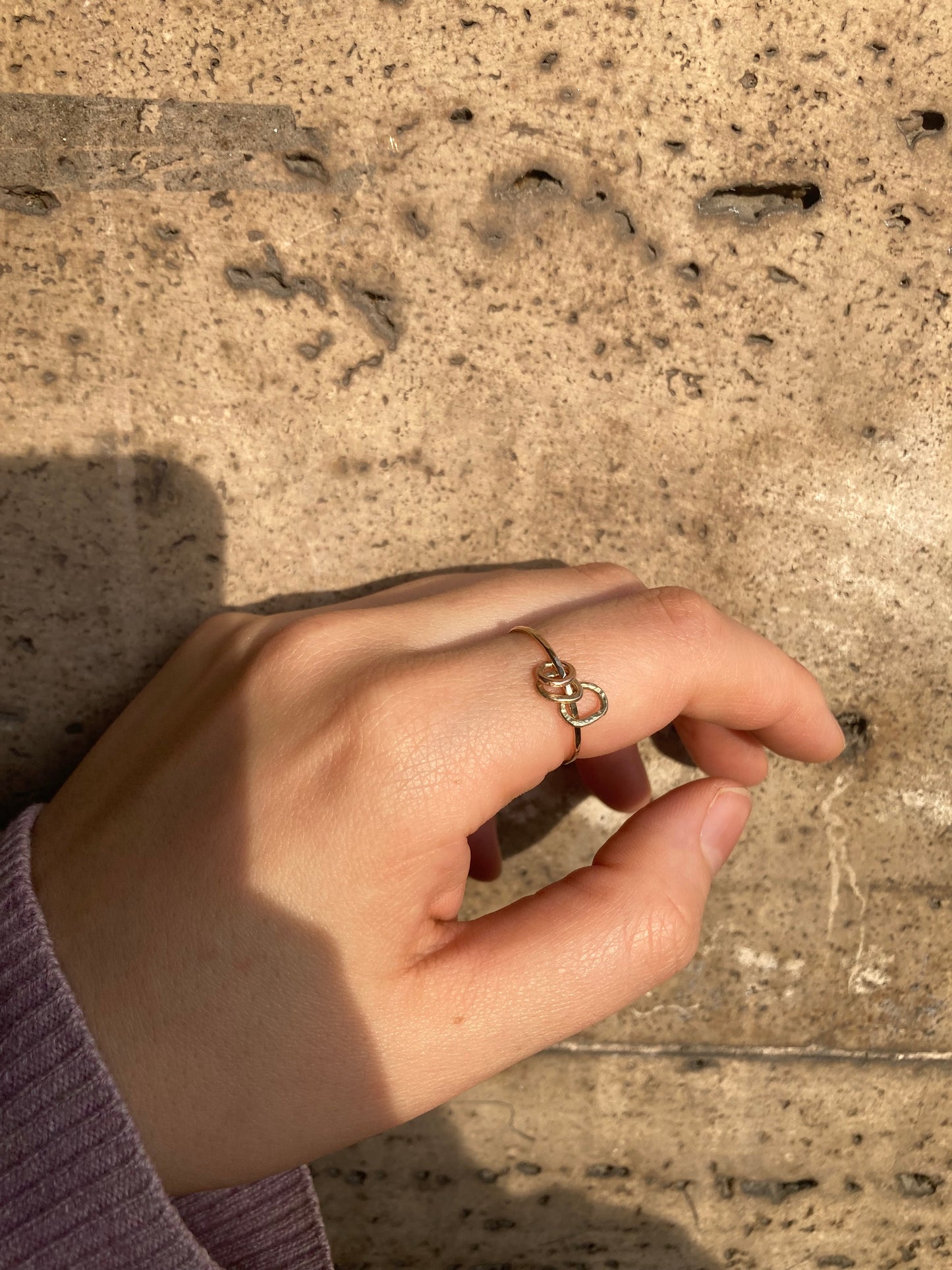 Handmade 9K Gold Fidget Ring – Hammered Tactile Anti Anxiety Jewelry in Solid Recycled Gold