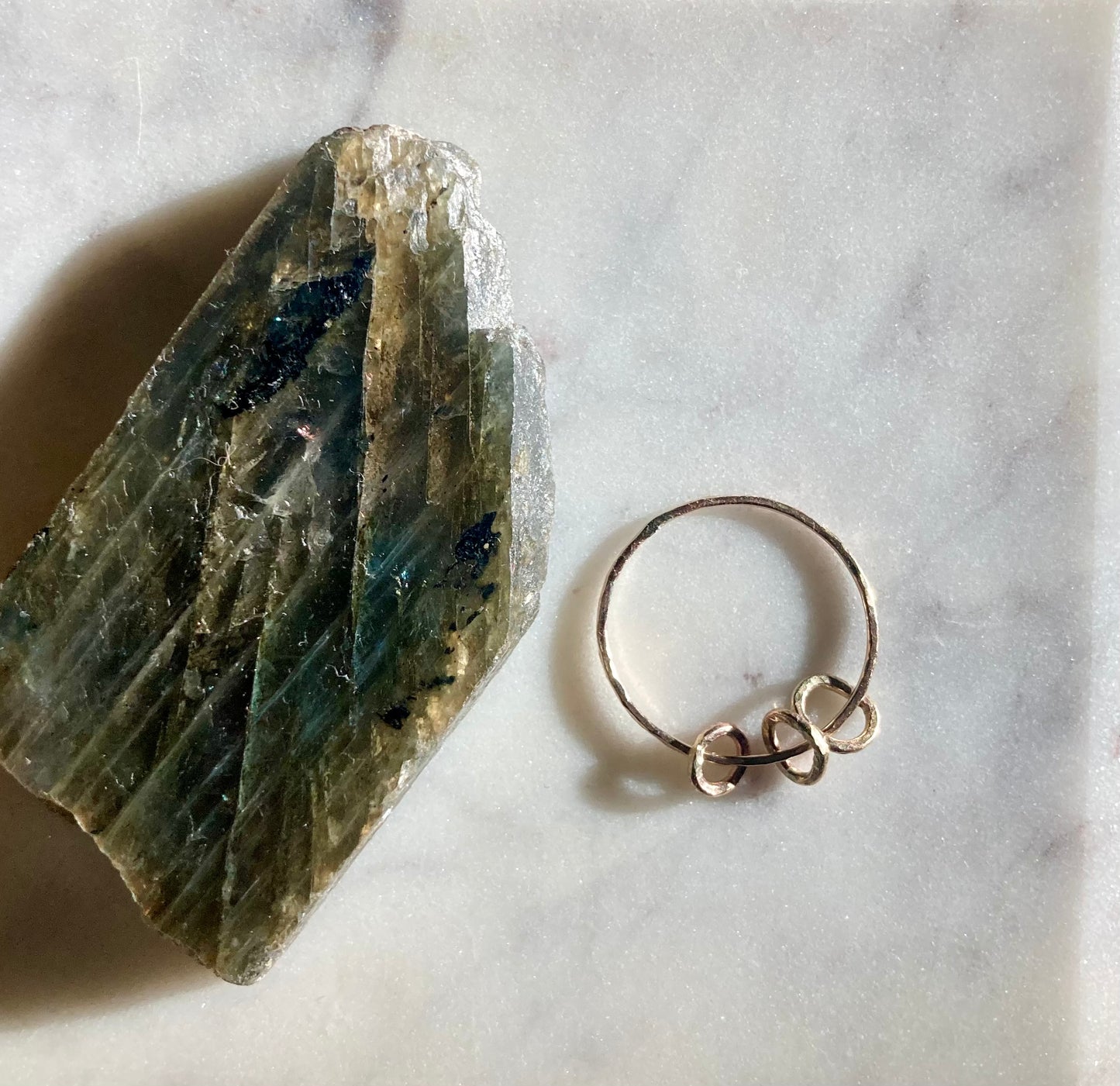 Handmade 9K Gold Fidget Ring – Hammered Tactile Anti Anxiety Jewelry in Solid Recycled Gold