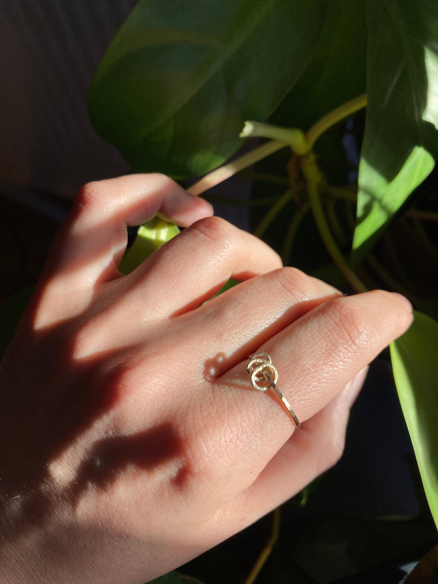 Handmade 9K Gold Fidget Ring – Hammered Tactile Anti Anxiety Jewelry in Solid Recycled Gold
