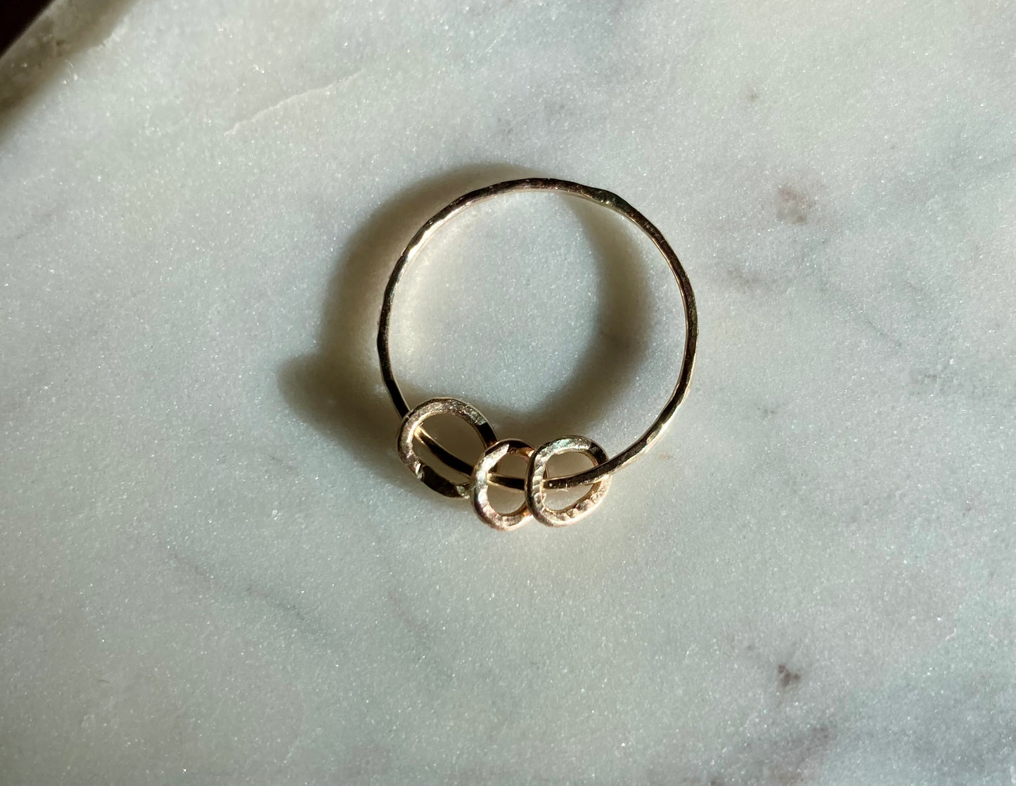 Handmade 9K Gold Fidget Ring – Hammered Tactile Anti Anxiety Jewelry in Solid Recycled Gold