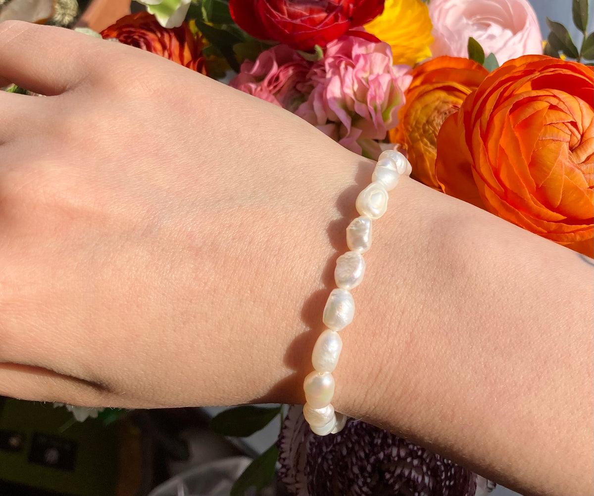 Baroque Pearl Bracelet, White or Black Freeform Pearls, Minimalist Unisex Jewelry
