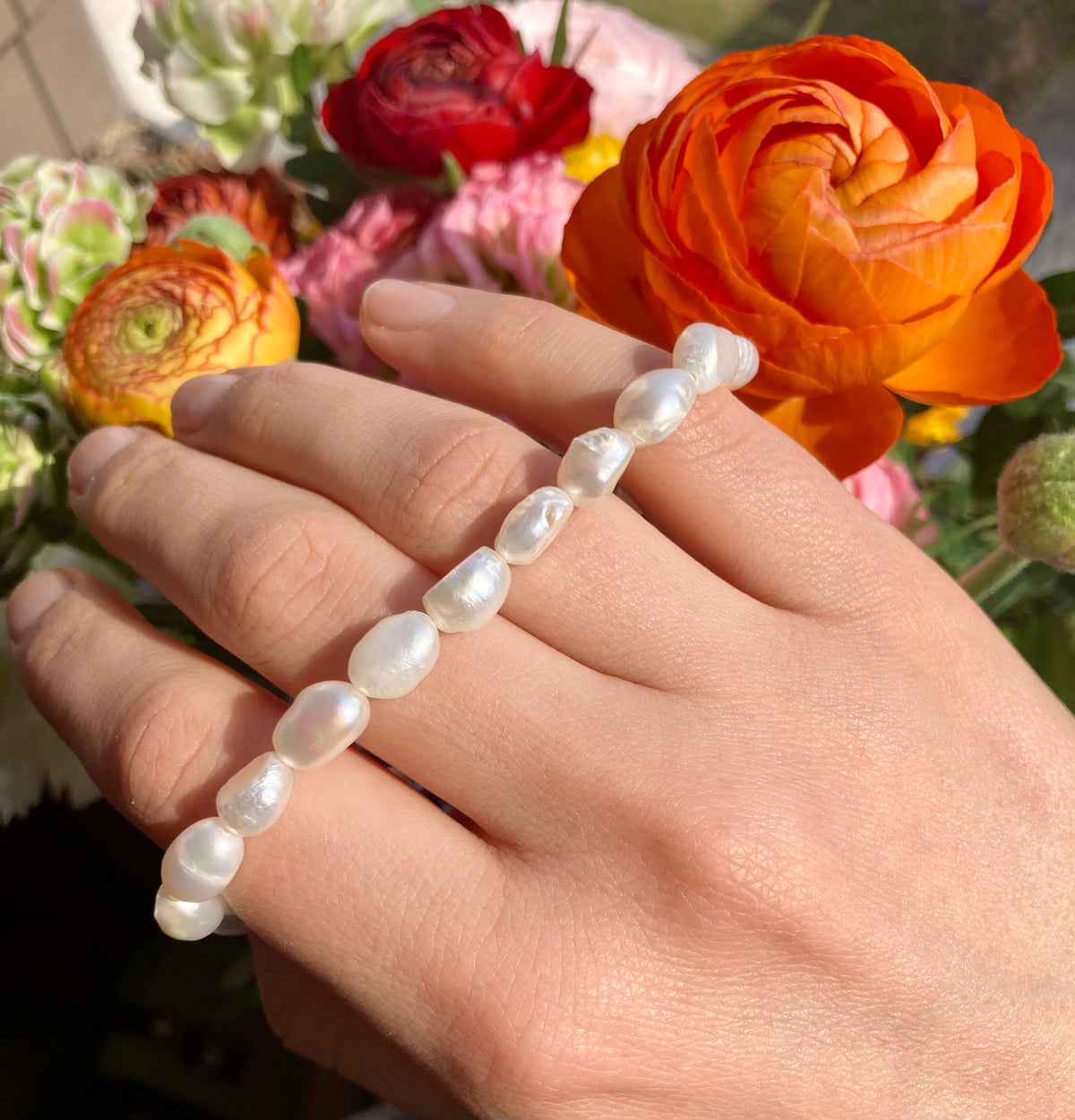 Baroque Pearl Bracelet, White or Black Freeform Pearls, Minimalist Unisex Jewelry