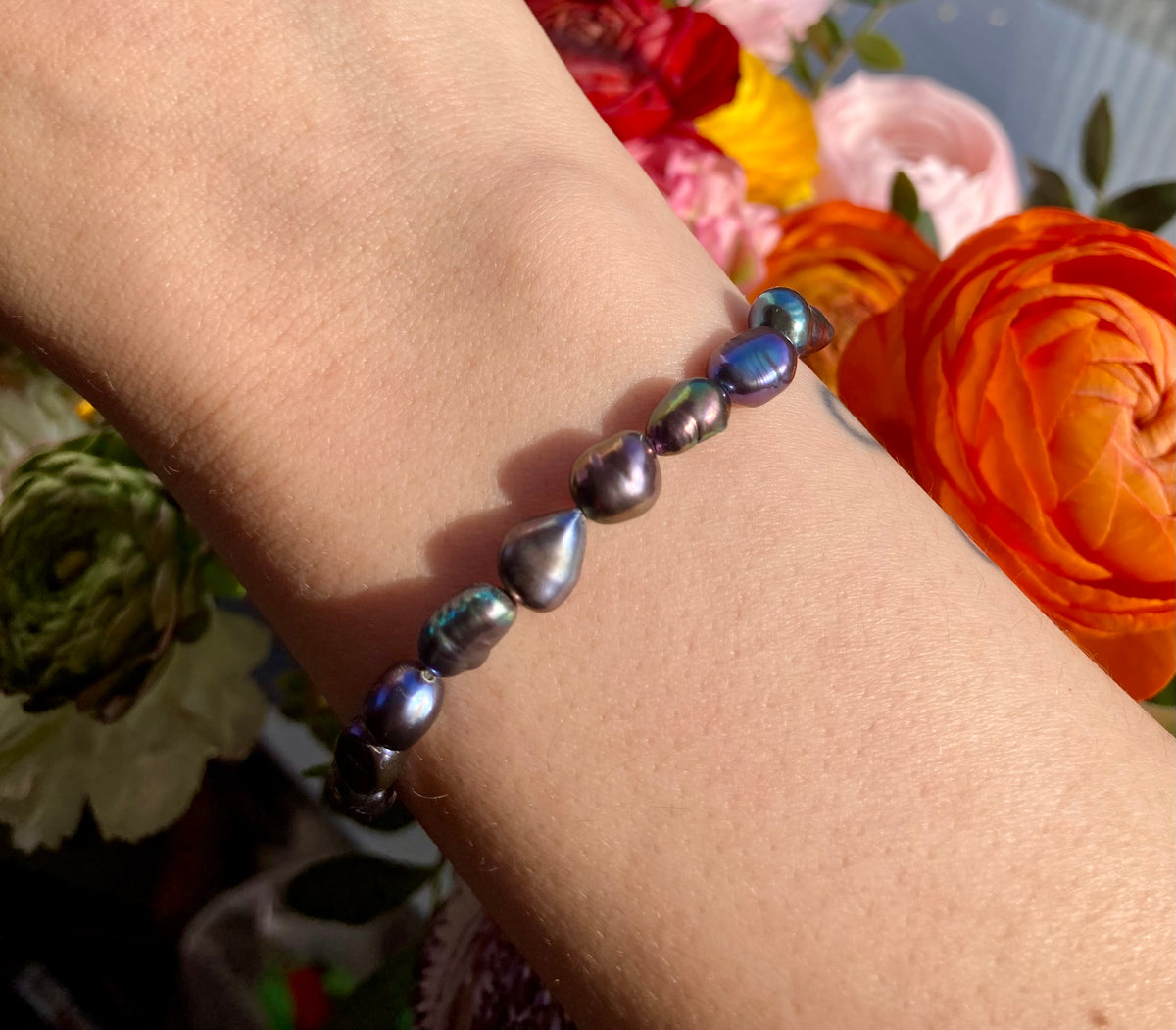 Baroque Pearl Bracelet, White or Black Freeform Pearls, Minimalist Unisex Jewelry