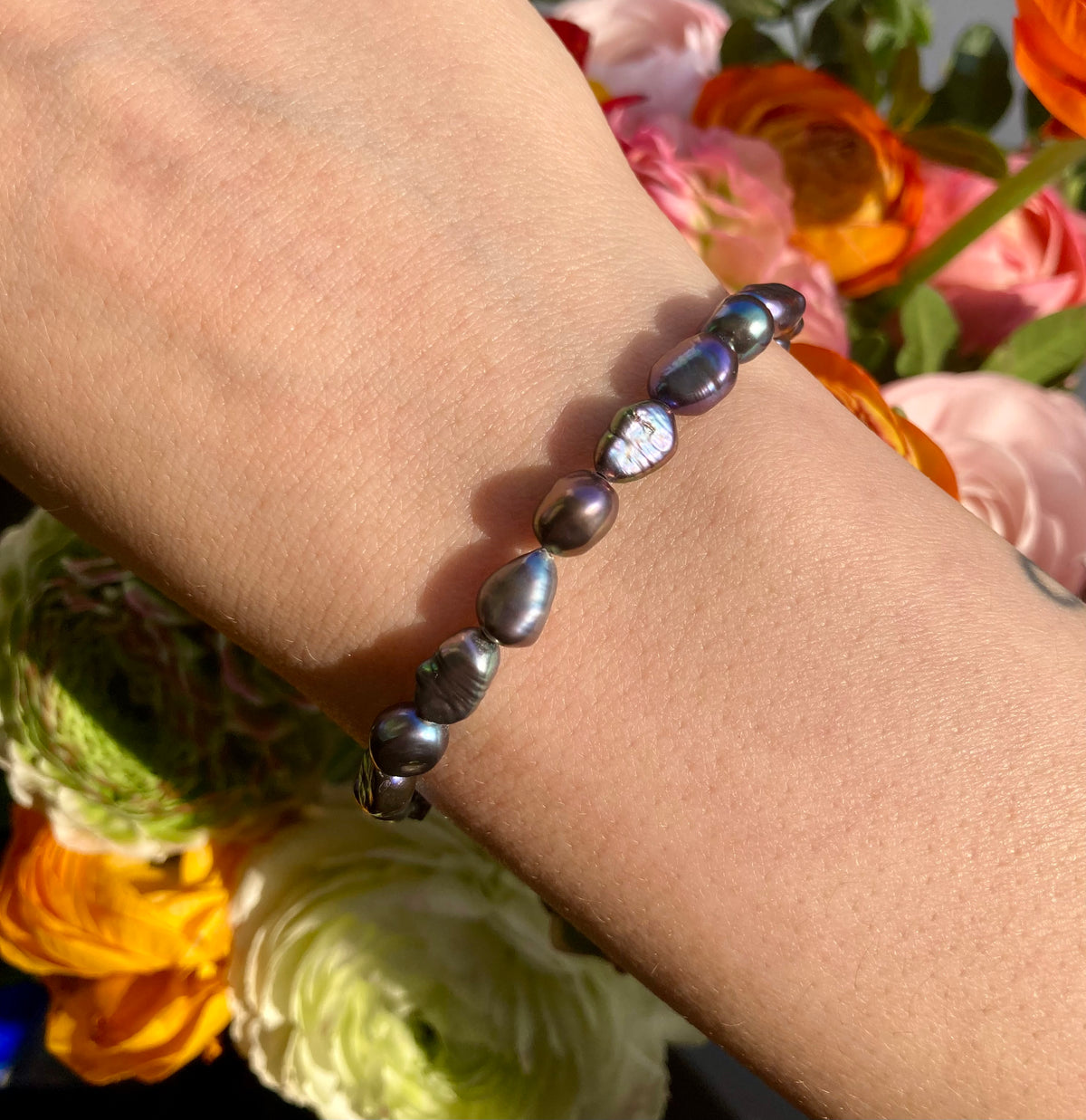 Baroque Pearl Bracelet, White or Black Freeform Pearls, Minimalist Unisex Jewelry