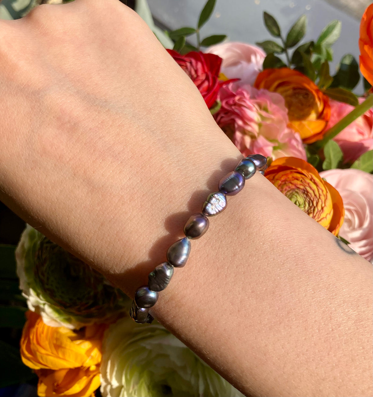 Baroque Pearl Bracelet, White or Black Freeform Pearls, Minimalist Unisex Jewelry